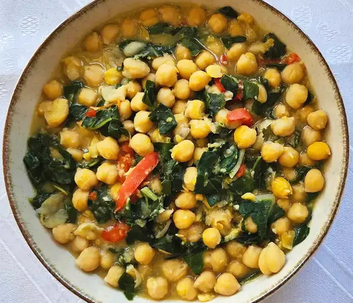 Guisado de Garbanzos con Acelgas: Una Delicia Nutritiva