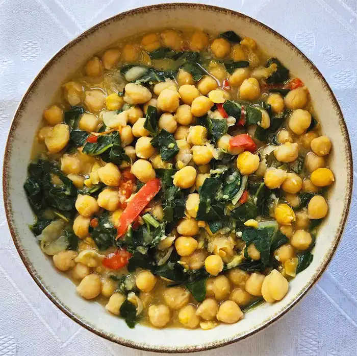 Guisado de Garbanzos con Acelgas: Una Delicia Nutritiva