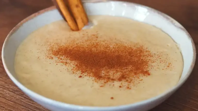 Preparación de una mazamorra de harina de maíz con leche evaporada